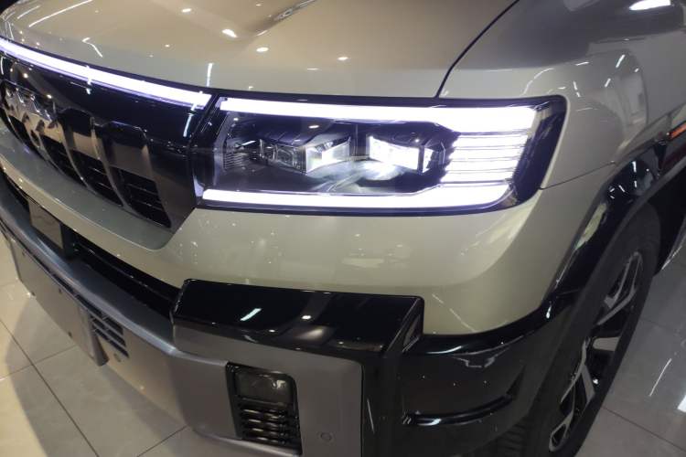 Used Formula Leopard Leopard 8 2025 Smart & Brave Flagship Edition 7 Seats