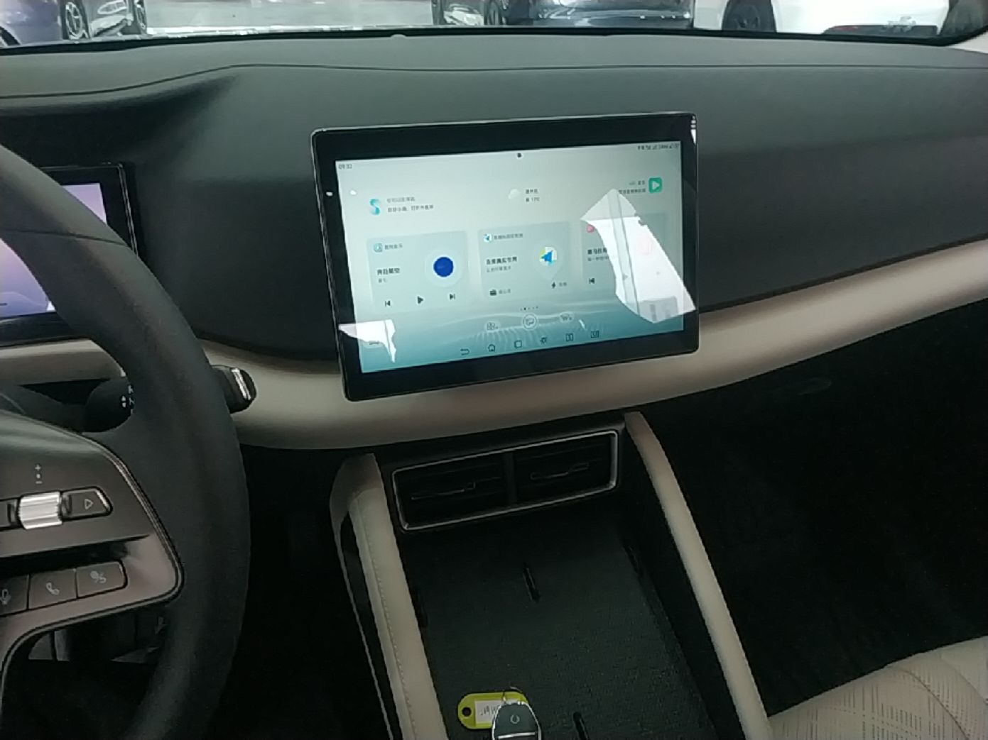 BYD Yuan UP 2025 Model 301KM Leading Version — снимка 15