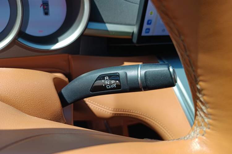 Used ORA Lightning Cat 2022 555 km Luxury Edition
