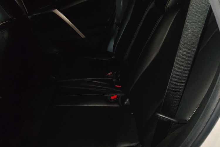 Used Toyota RAV4 2015 2.0L CVT Two-Wheel Drive Fashion Edition