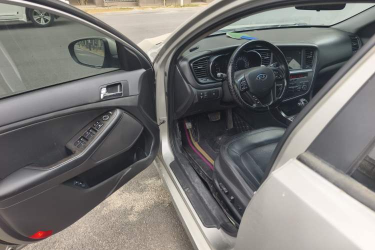 Used Kia K5 2011 2.0L Automatic TOP