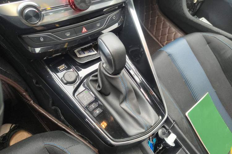 Used Peugeot 308 2019 1.6L Automatic Luxury Version China V Standard Gear Lever