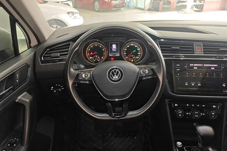 Used Volkswagen Tiguan L 2021 330TSI Automatic Two-Wheel Drive Smart Edition