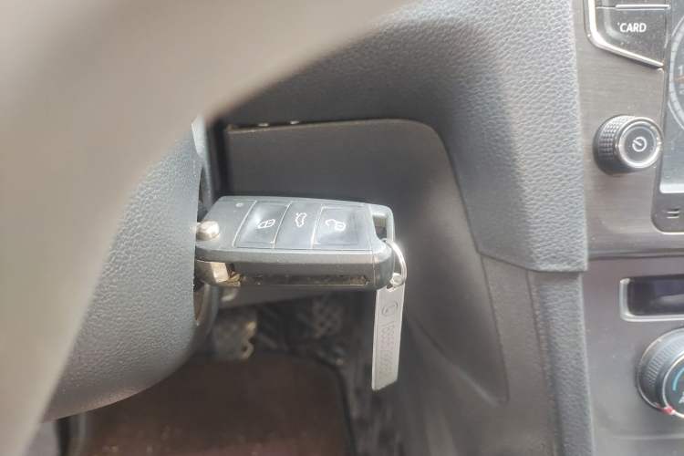 Used Volkswagen Golf 2016 1.6L Manual Fashion Edition Vehicle Key