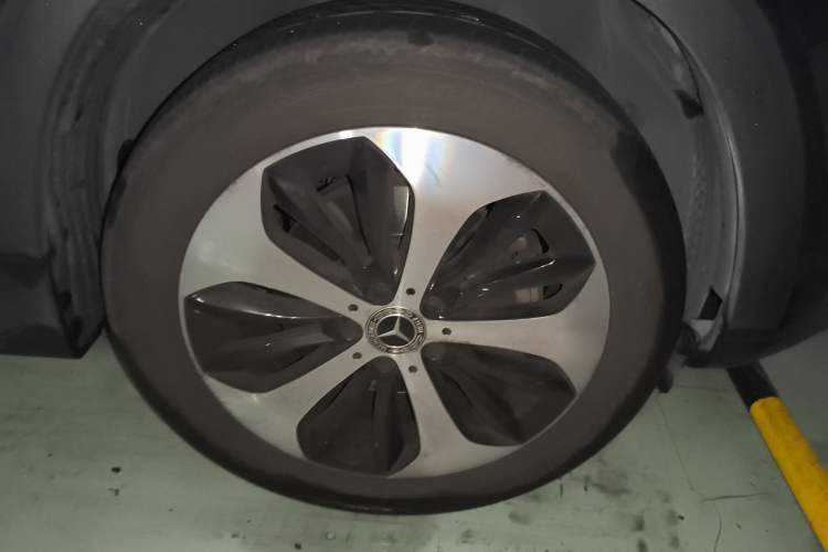 Used Mercedes-Benz GLB 2023 GLB 220 Fashion Model Right Front Wheel Hub