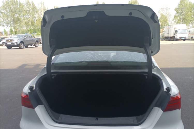 Used Geely Auto Binray 2018 14T CVT Binyi Edition Trunk