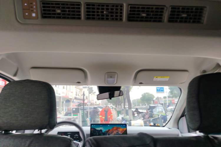 Used Ruichi R5 2025 Model Passenger Vehicle Smart Driving Ultra-Charging Edition, Beyond Type I Headliner