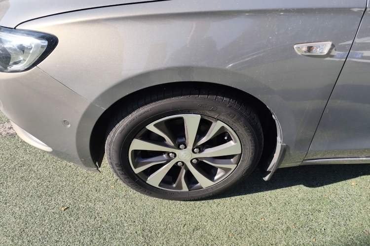 Used Buick Excelle GX 2018 18T Automatic Elite Model Left Front Wheel Hub