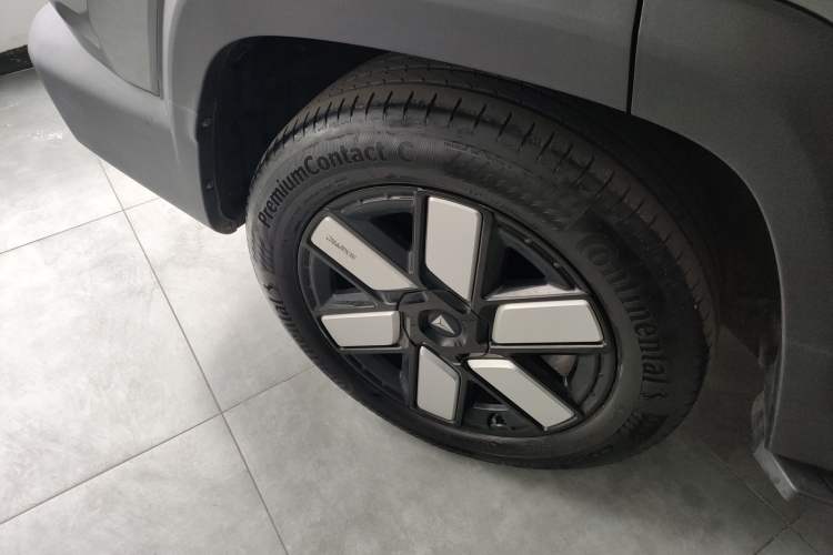 Used Deepal G318 2024 Four-Wheel-Drive Air Suspension Model