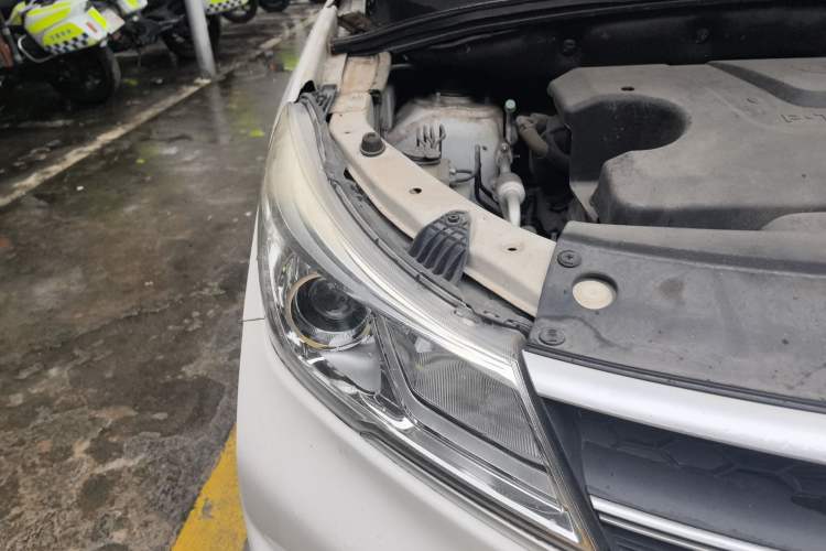 Used Baojun 730 2019 1.5L Manual Fashion Model 7-seater National V