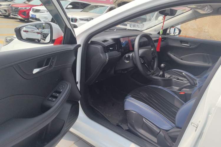 Used Roewe i5 2026 Model 1.5L Manual Comfort Version Driver Seat