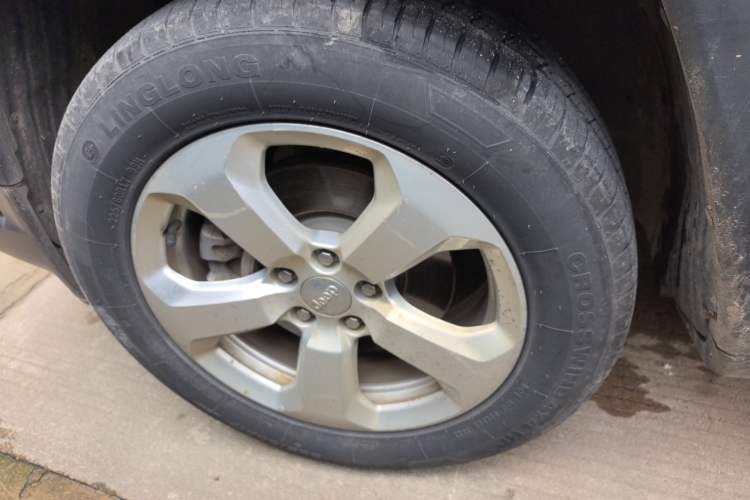 Used Jeep Compass 2017 200T Automatic Family Edition Left Front Wheel Hub