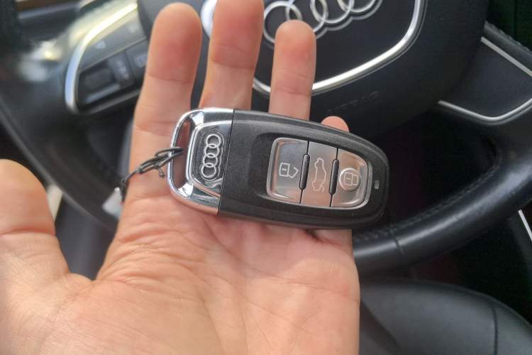 Used Audi A6L 2014 30 FSI Comfort Model
