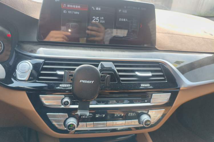 Used BMW 5 Series 2018 530Li Leading Model M Sport Package Audio And AC Panel