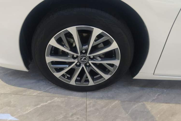 Used Lexus ES 2023 200 Excellence Edition