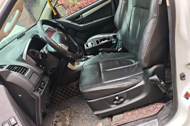 Used Isuzu mu-X 2015 3.0T 4x4 Automatic Luxury 7-Seater