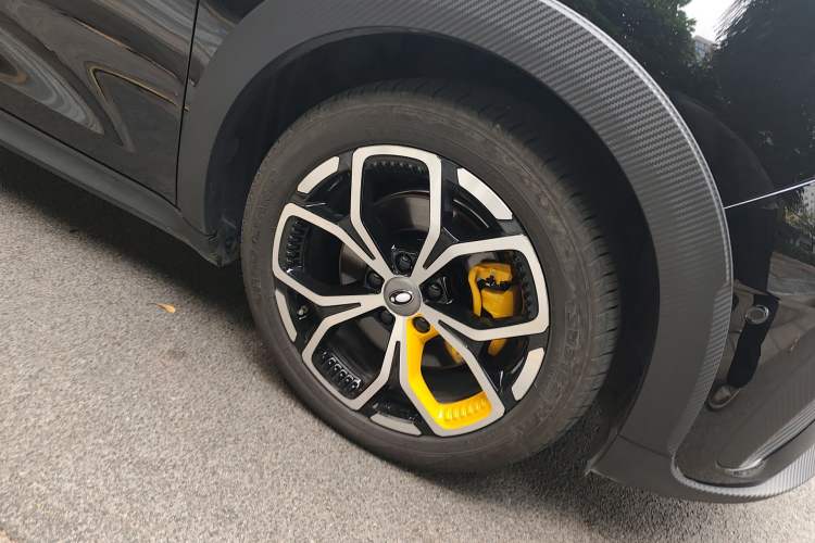 Used ORA Good Cat GT 2024 Mulan Edition 401 km Range Prestige Version 135 kW Right Front Wheel Hub