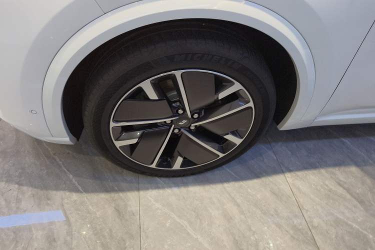 Used Li Auto L9 2025 Ultra Smart Refreshed Edition
