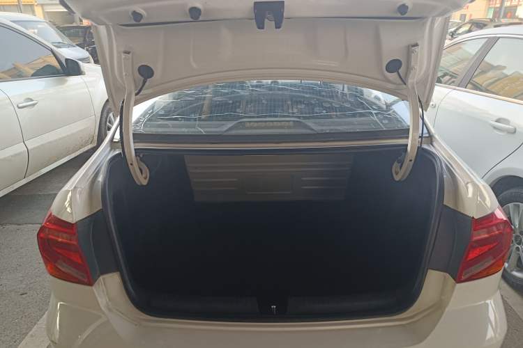 Used Volkswagen Jetta 2017 1.5L Manual Fashion Edition