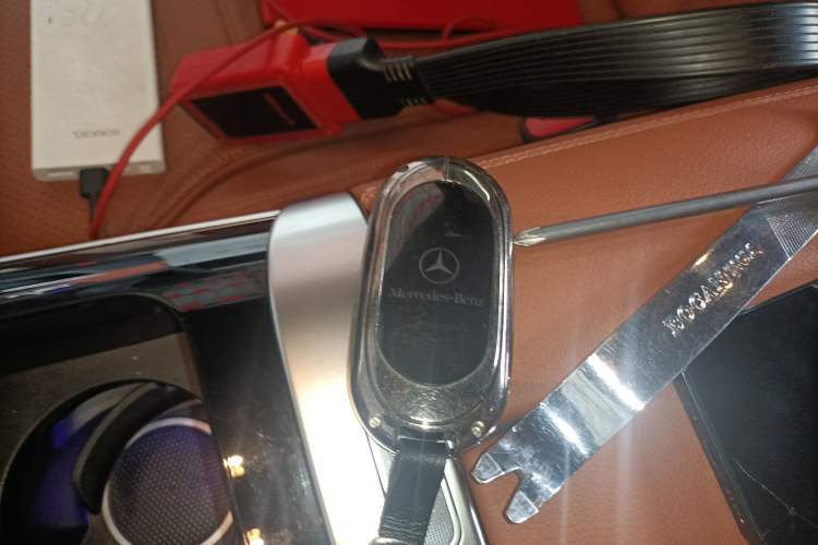 Used Mercedes-Benz GLC 2024 GLC 260 L 4MATIC Dynamic Edition 5-seater Vehicle Key