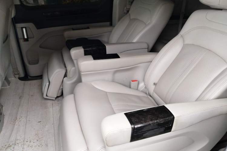 Used SAIC MAXUS G10 2016 2.0T Automatic Luxury Executive Edition
