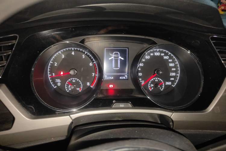 Used Volkswagen Touran 2018 Volkswagen Touran L 280TSI DSG Comfort Edition 7 Seats China VI Standard Instrument Cluster