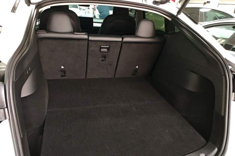 Used Tesla Model Y 2024 Rear-Wheel-Drive Version
