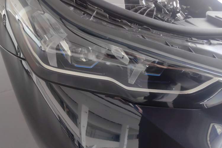 Used BMW 5 Series 2025 530Li Luxury Edition M Sport Package Exterior 3