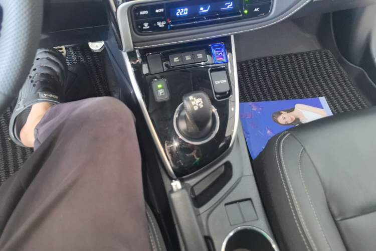 Used Toyota Corolla 2017 Revised Dual-Engine 1.8L E-CVT Elite Edition