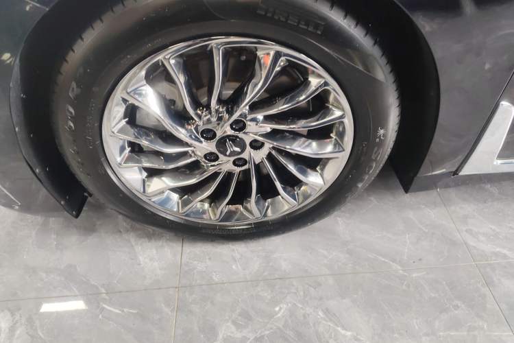 Used VOYAH Dream 2024 PHEV Ultra-Long Range Flagship Edition Exterior 1