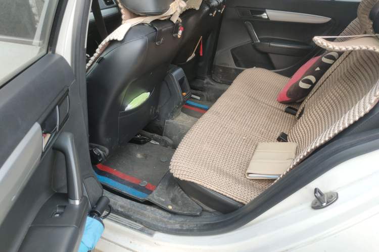 Used Volkswagen Gran Lavida 2013 1.6L Manual Comfort Model
