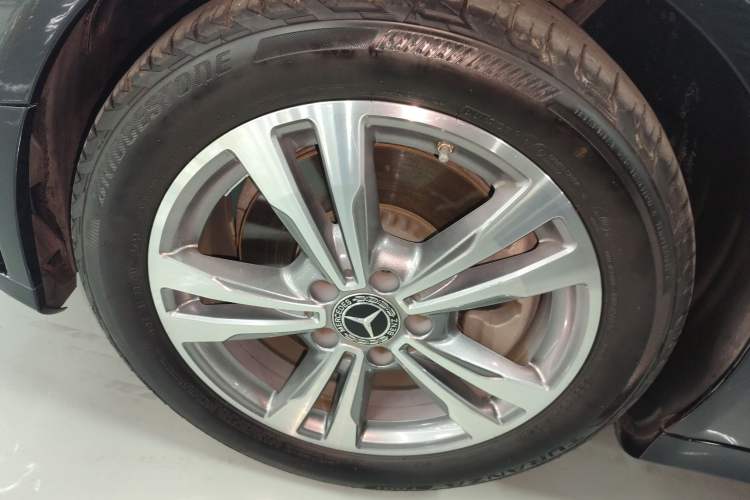 Used Mercedes-Benz C-Class 2020 Restyled C 200 L Fashion Edition Sport Version Left Front Wheel Hub