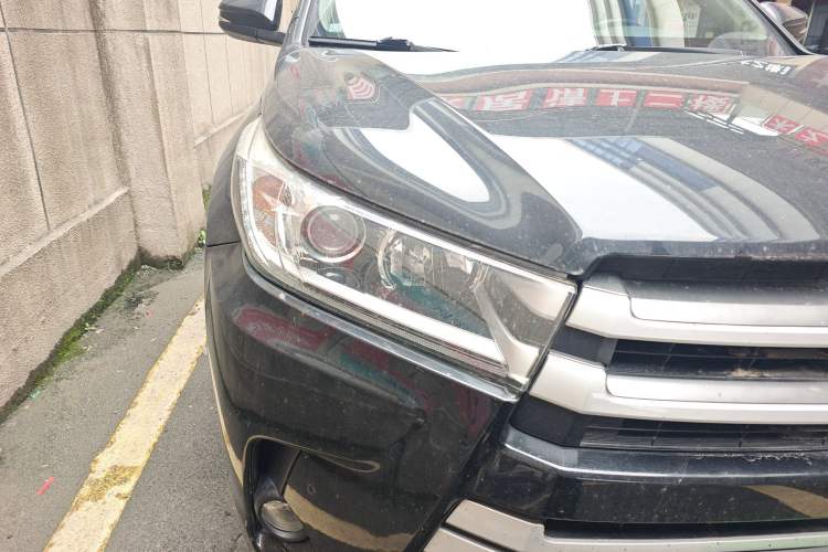 Used Toyota Highlander 2018 2.0T Four-Wheel Drive Luxury Edition 7 Seats China V Emission Standard