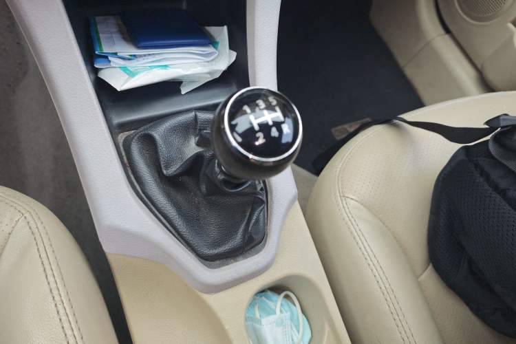 Used Soueast V5 Lingzhi 2012 1.5L Manual Comfort Edition Gear Lever