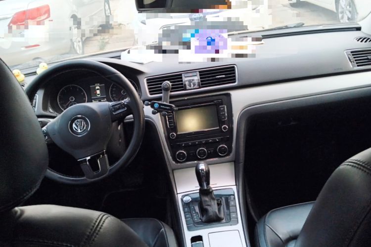 Used Volkswagen Passat 2014 1.8TSI DSG Prestige Navigation Edition Center Console