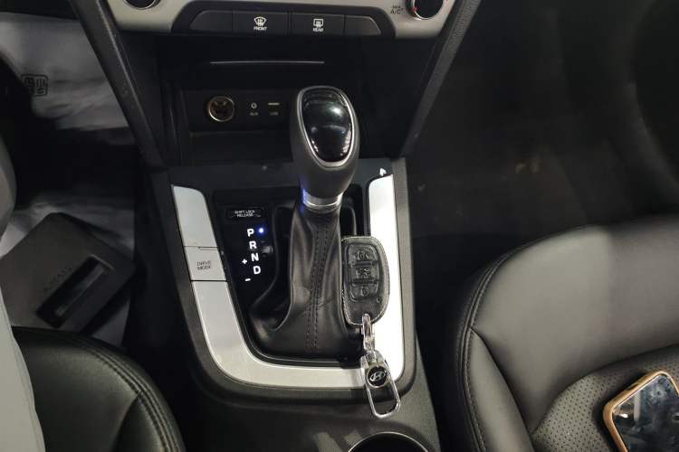 Used Hyundai Elantra (6th Generation / Lingdong) 2016 1.6L Automatic ZhiXuan – Elite Version
