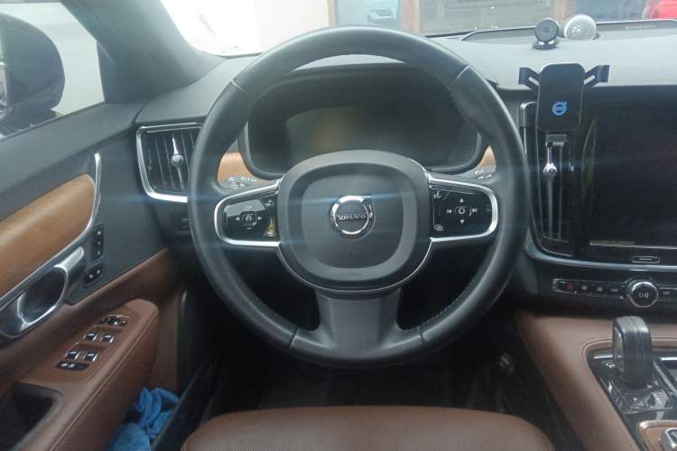Used Volvo S90 New Energy 2021 T8 eDrive Hybrid Zhiyi Luxury Edition Steering Wheel