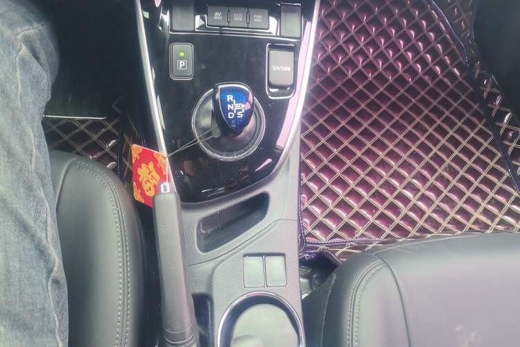 Used Toyota Corolla 2017 Revised Dual-Engine 1.8L E-CVT Leading Edition Gear Lever