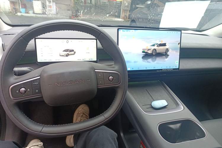 Used Nissan N6 2026 Model 180 Max Center Console