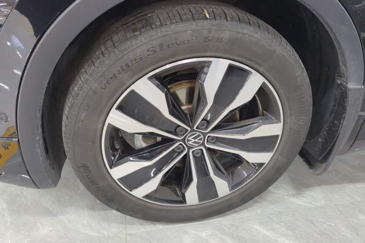 Used Volkswagen Tiguan L 2023 330TSI Automatic Two-Wheel Drive R-Line Enjoyment Edition Left Front Wheel Hub