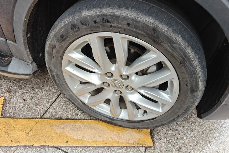 Used Buick Envision 2020 28T Four-Wheel Drive Elite Version Right Front Wheel Hub