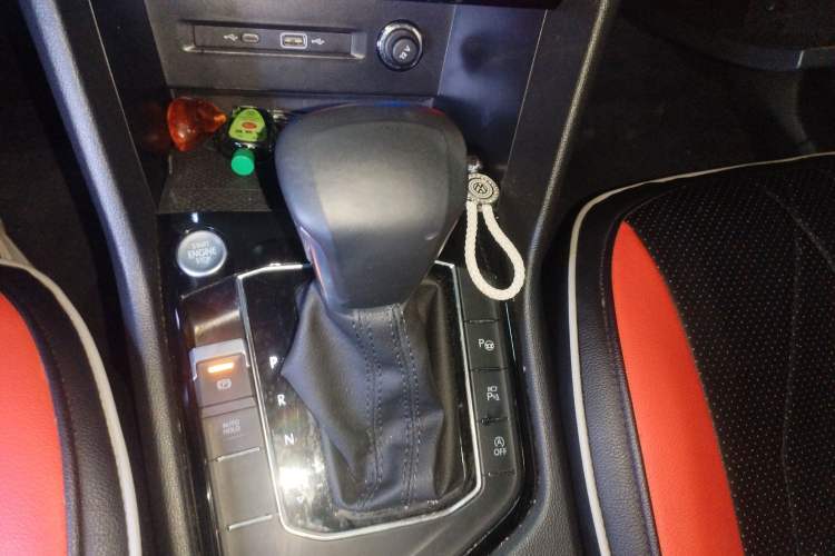 Used Volkswagen Tiguan L 2023 330TSI Automatic Two-Wheel Drive R-Line Enjoyment Edition Gear Lever