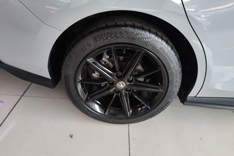 Used CHANGAN UNI-V 2022 1.5T Prestige Version Exterior 2