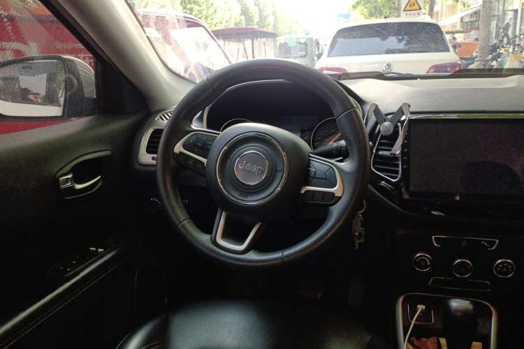 Used Jeep Compass 2017 200T Automatic Comfort Edition
