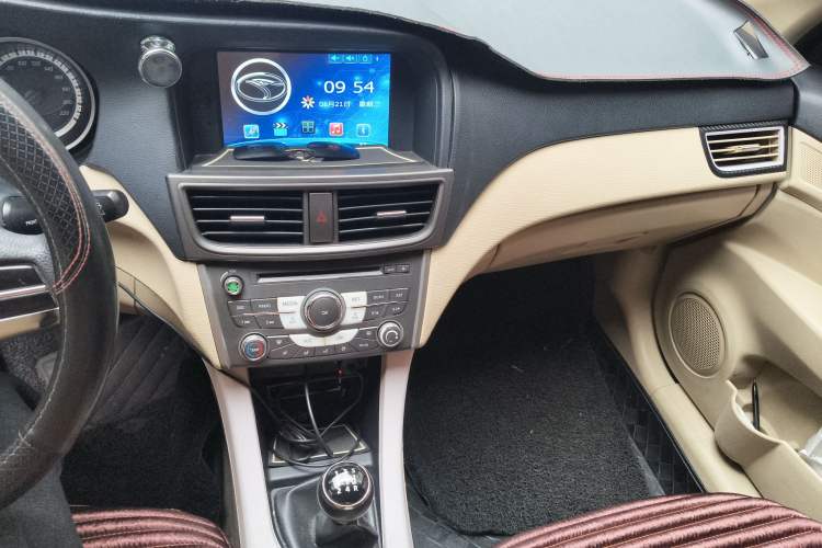 Used Soueast V5 Lingzhi 2012 1.5L Manual Standard Edition