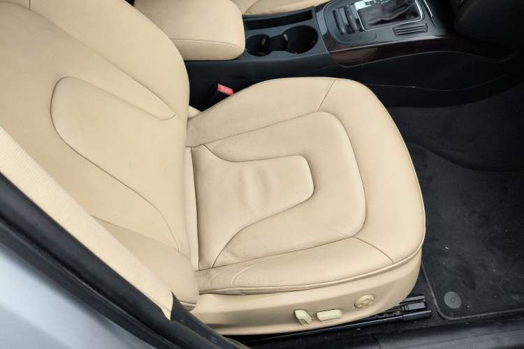 Used Audi A4L 2013 35 TFSI Automatic Comfort Model
