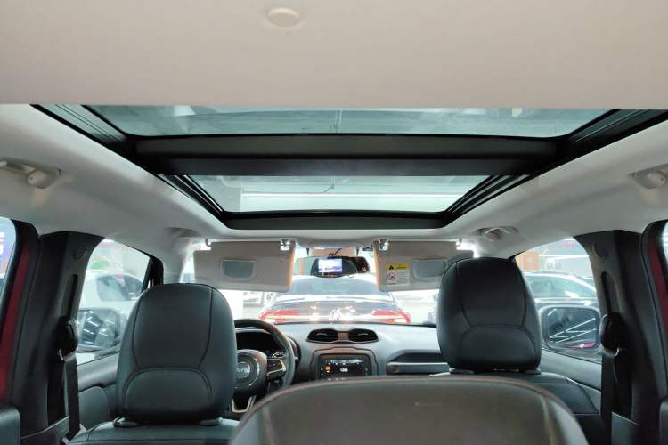 Used Jeep Renegade 2017 180T Automatic Smart Version
