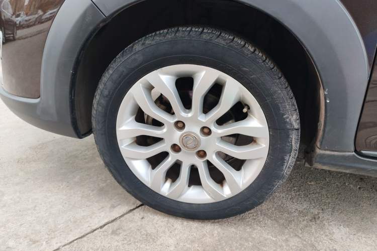 Used Dongfeng Aeolus AX3 2016 1.5L Manual ZhiKu Model
