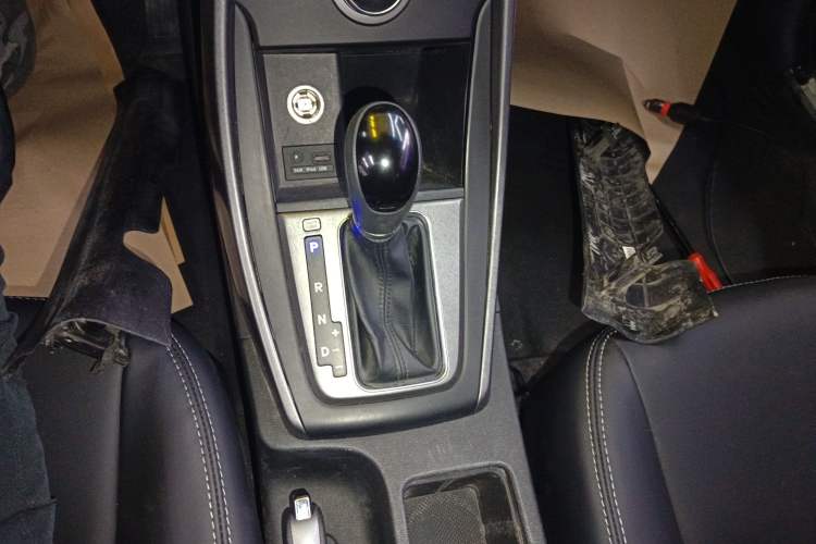 Used Hyundai Elantra (5th Generation / Langdong) 2015 1.6L Automatic Fashion Model
