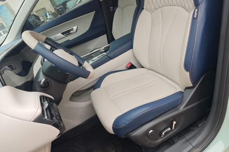 Used Dongfeng Aeolus Huge 2022 Mach Power 1.5T Dare-to-Love Edition